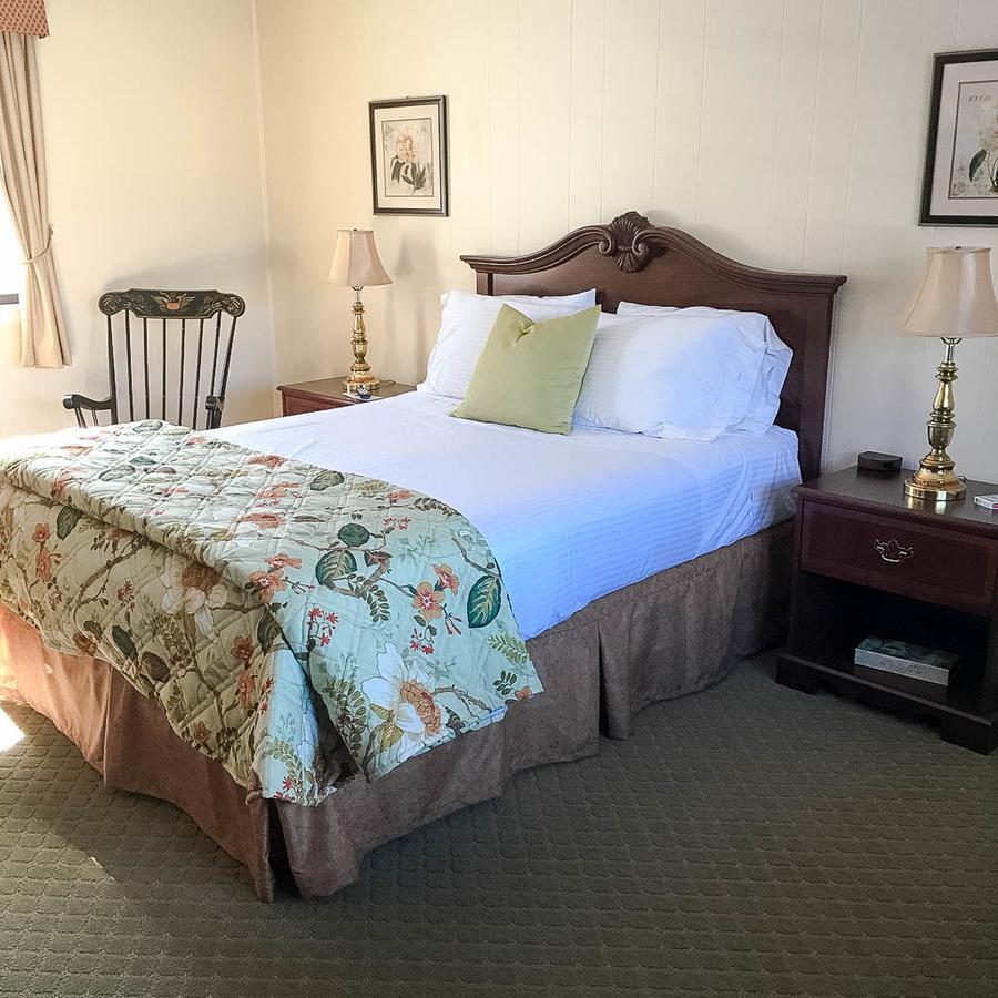 Braeside Lodging Motel วูดสต็อก ภายนอก รูปภาพ